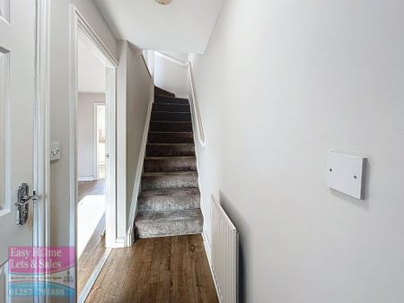 2 bedroom semi-detached house to rent - Photo 3