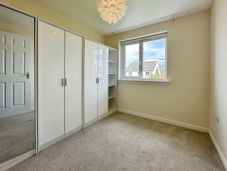 4 bedroom detached house to rent - Photo 3