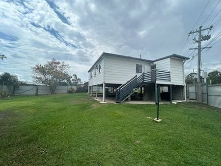 THIS CHARMING 4 BEDROOM HOME IS AVAILABLE FOR RENT NOW! - Photo 5