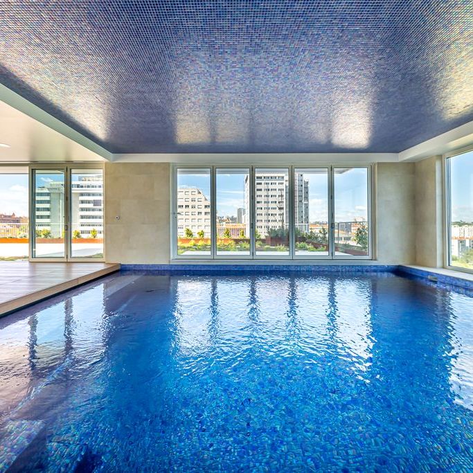 5 room luxury Flat for rent in Arereiro, Lisbon - Photo 1