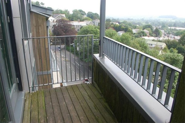 2 bedroom penthouse to rent - Photo 1