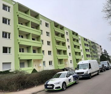 Erstbezug nach Sanierung 4-Zimmer-Wohnung mit Balkon und Lift - Foto 1