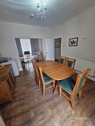 1 bedroom in a house share to rent - Photo 4