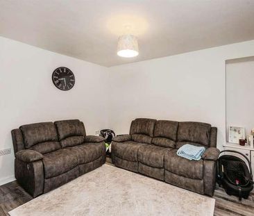 Dinas Street, Plasmarl, Swansea, SA6 - Photo 1