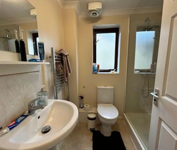1 bedroom in a house share to rent - Photo 5