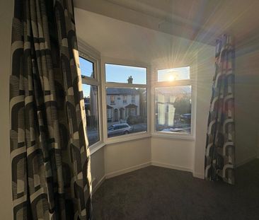 Holly Road, Aldershot, Hampshire, GU12 - Photo 1