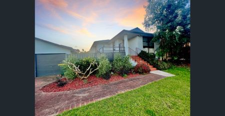 Lovely Family Home Close to Schools! - Photo 2