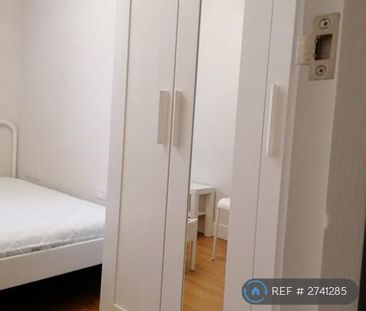 1 bedroom in a flat share to rent - Photo 4