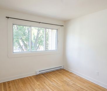 3½ For Rent — Côte-des-Neiges–Notre-Dame - Photo 2