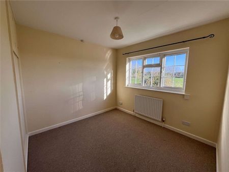 2 Jubilee Cottages is a three bedroom semi-detached cottage, nestled in the North Wessex Downs National Landscape. This delightful home provides modern comforts in a peaceful, rural environ - Photo 3