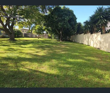 8 Ware Street, North Ipswich, Qld 4305 - Photo 2