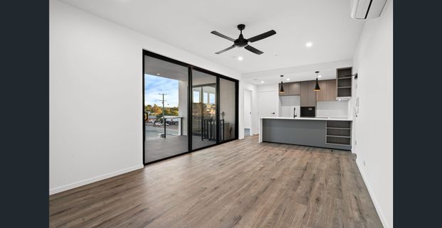 BOUTIQUE 2 BEDROOM APARTMENT - Photo 1