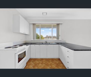 22 Winters Way, Doncaster, Vic 3108 - Photo 5