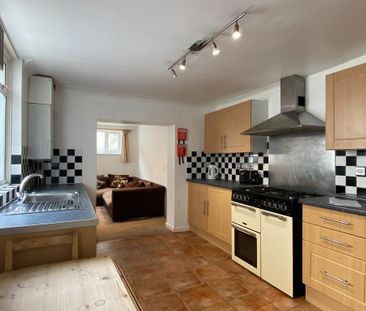 6 bedroom house to rent - Photo 2