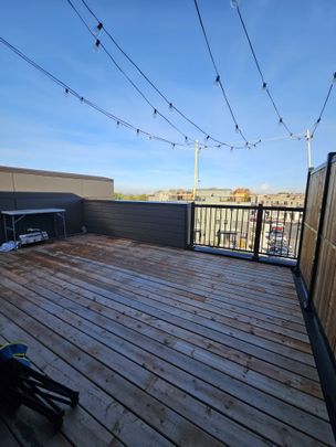 For Lease - 736 Mishi Private, Manor Park - Cardinal Glen and Area, Ontario - Photo 1