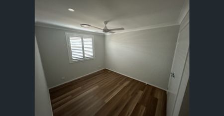 Stylish Family Home in Hamlyn Terrace - Photo 3