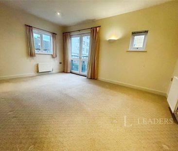 2 bedroom flat to rent - Photo 2