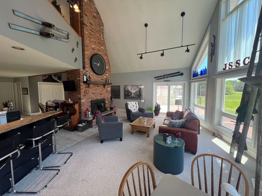 For Lease - 112 carmichael Crescent, Blue Mountains, Ontario - Photo 1