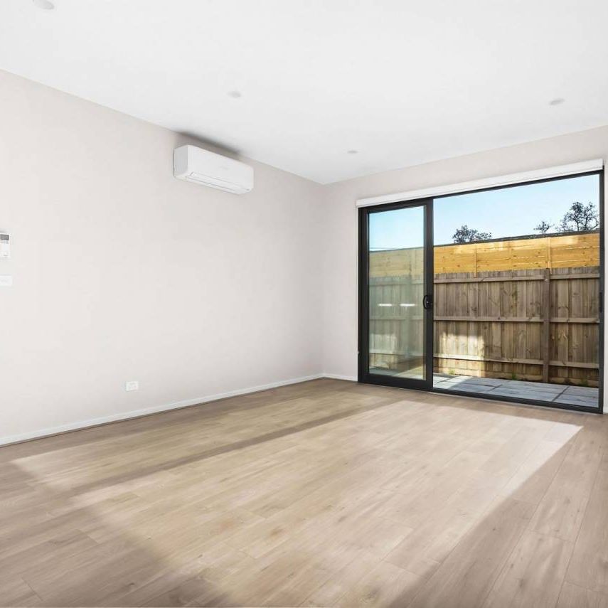 BRAND NEW | STUNNING DESIGN | BEACH AND LIFESTYLE LOCATION - Photo 1