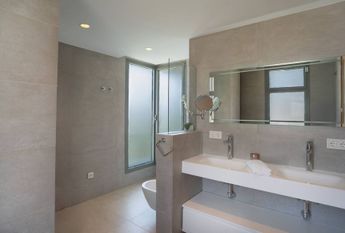 Luxury Villa for rent in Estepona, Spain