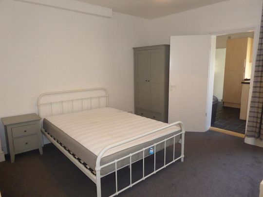 1 bedroom ground floor flat to rent - Photo 1