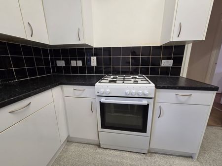 2 Bed Flat, Goodall Road, E11 - Photo 5