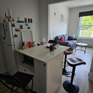 3 1/2 lumineux et meublé à louer Rosemont Petite- Patrie / Petite Italie à 10 min de Beaubien - Photo 2
