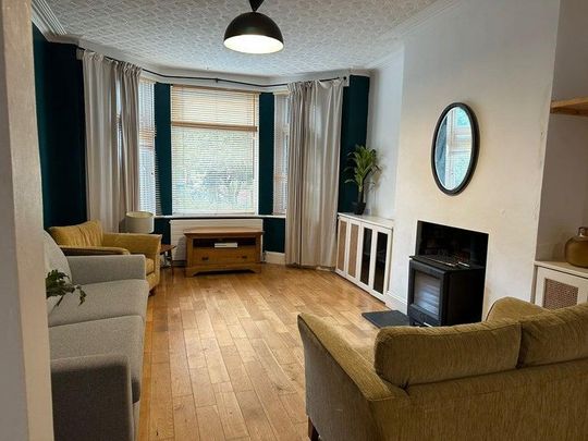 1 bedroom in a house share to rent - Photo 1