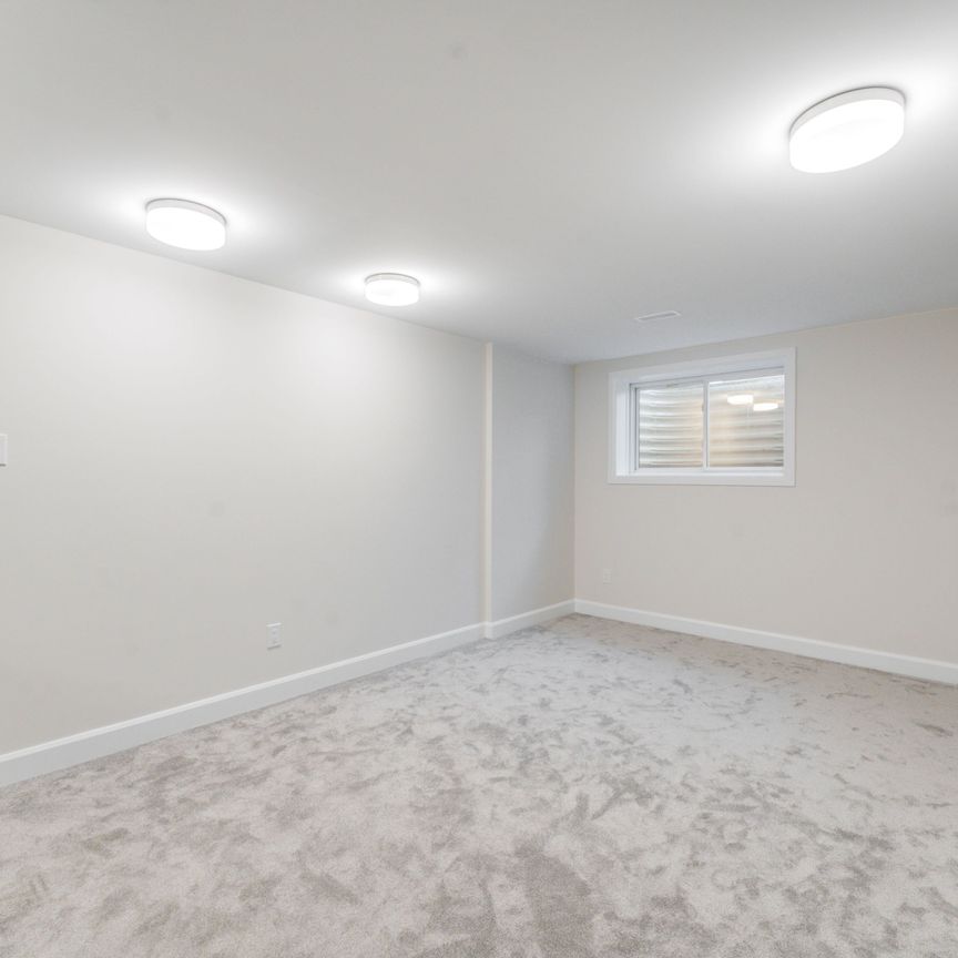 For Lease - 744 Maverick Crescent, Stittsville - Munster - Richmond, Ontario - Photo 1