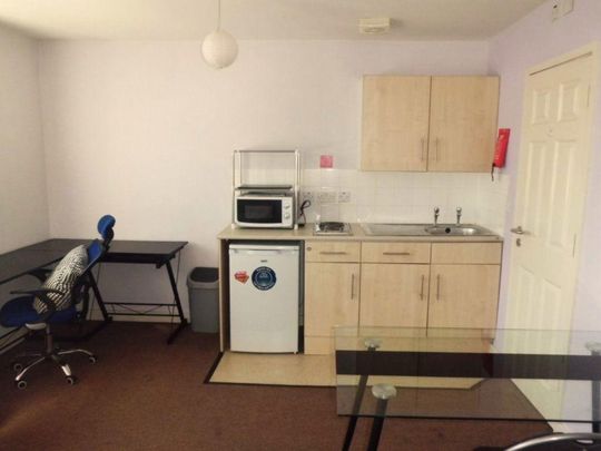 Studio to rent - Photo 1