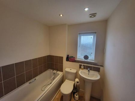 2 bedroom flat to rent - Photo 5