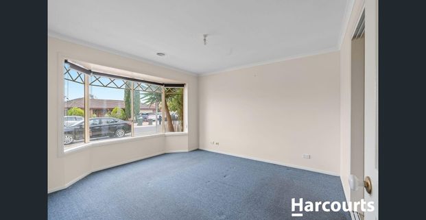 PRIME LOCATION - FAMILY LIVING AT ITS BEST - Photo 1