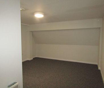 1 bed Apartment - To Let - Photo 2