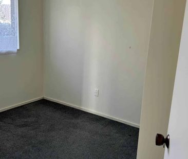 Step Inside Your Cozy Retreat! - Photo 2