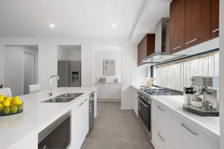 Breathtaking Townhouse Residence! - Photo 4