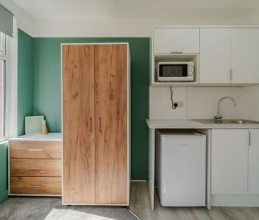 Studio to rent - Photo 1