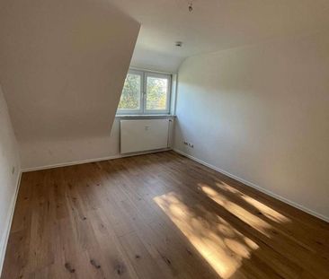 Tannenhöhe 11 - schöne 2 ZKB Wohnung im DG - Photo 3