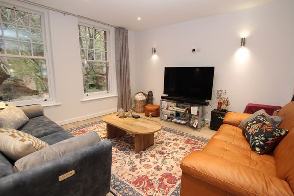 Peveril Drive, NG7 - Photo 1