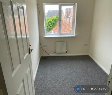 4 bedroom end of terrace house to rent - Photo 5