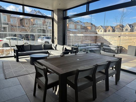 For Lease - 3250 Carding Mill Trail Unit# 521, Oakville, Ontario - Photo 1