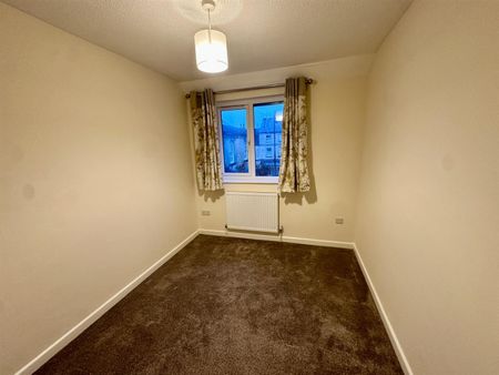 Causeway Close, Chippenham, SN15 - Photo 4