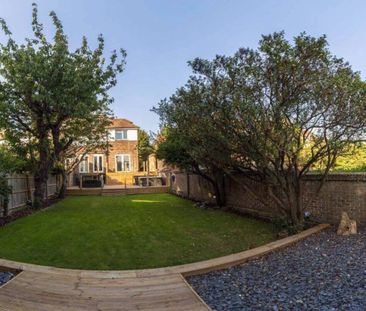 5 Bed Semi-Detached House, Wilbury Crescent, BN3 - Photo 4