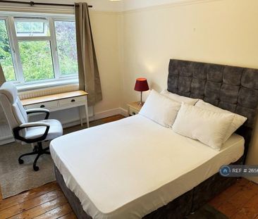 1 bedroom in a house share to rent - Photo 4