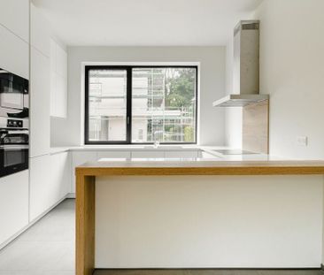 Woning te huur in Ukkel voor € 3.400 met 3 slaapkamers - Foto 1