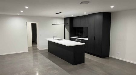 Private two bedroom - Photo 4