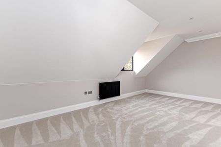 4 bedroom detached house to rent - Photo 2