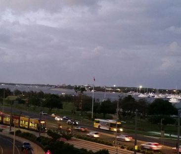 Cosy Broadwater Studio Southport with Amazing Views! - Photo 1