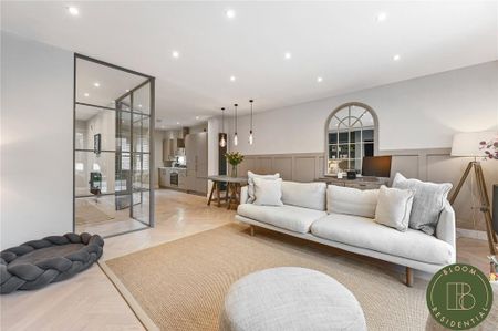 2 bedroom end of terrace house to rent - Photo 2