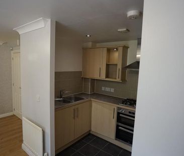 2 bedroom terraced house to rent - Photo 4