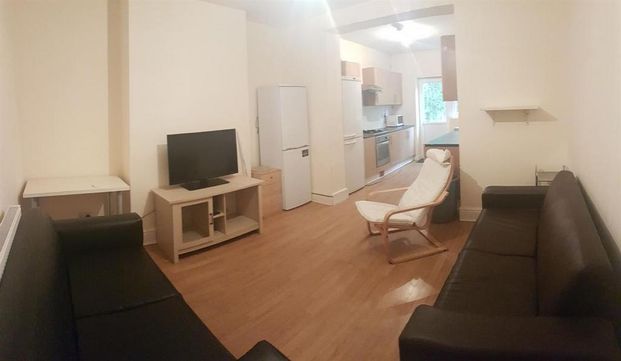 5 bedroom house to rent - Photo 1